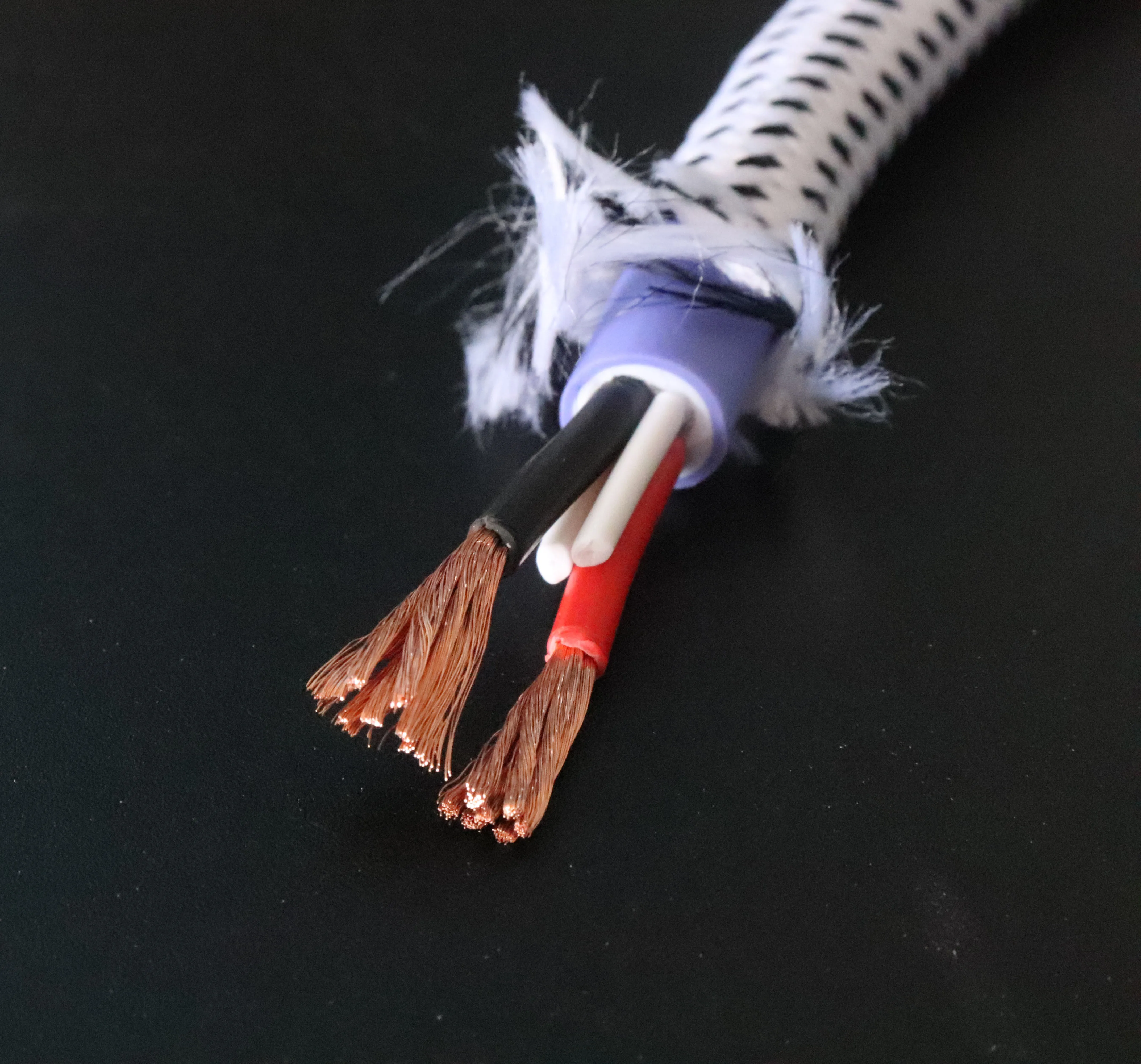 a pair Audiomeca Banana plug hifi speaker cable surround cable speaker power amplifier connection cable