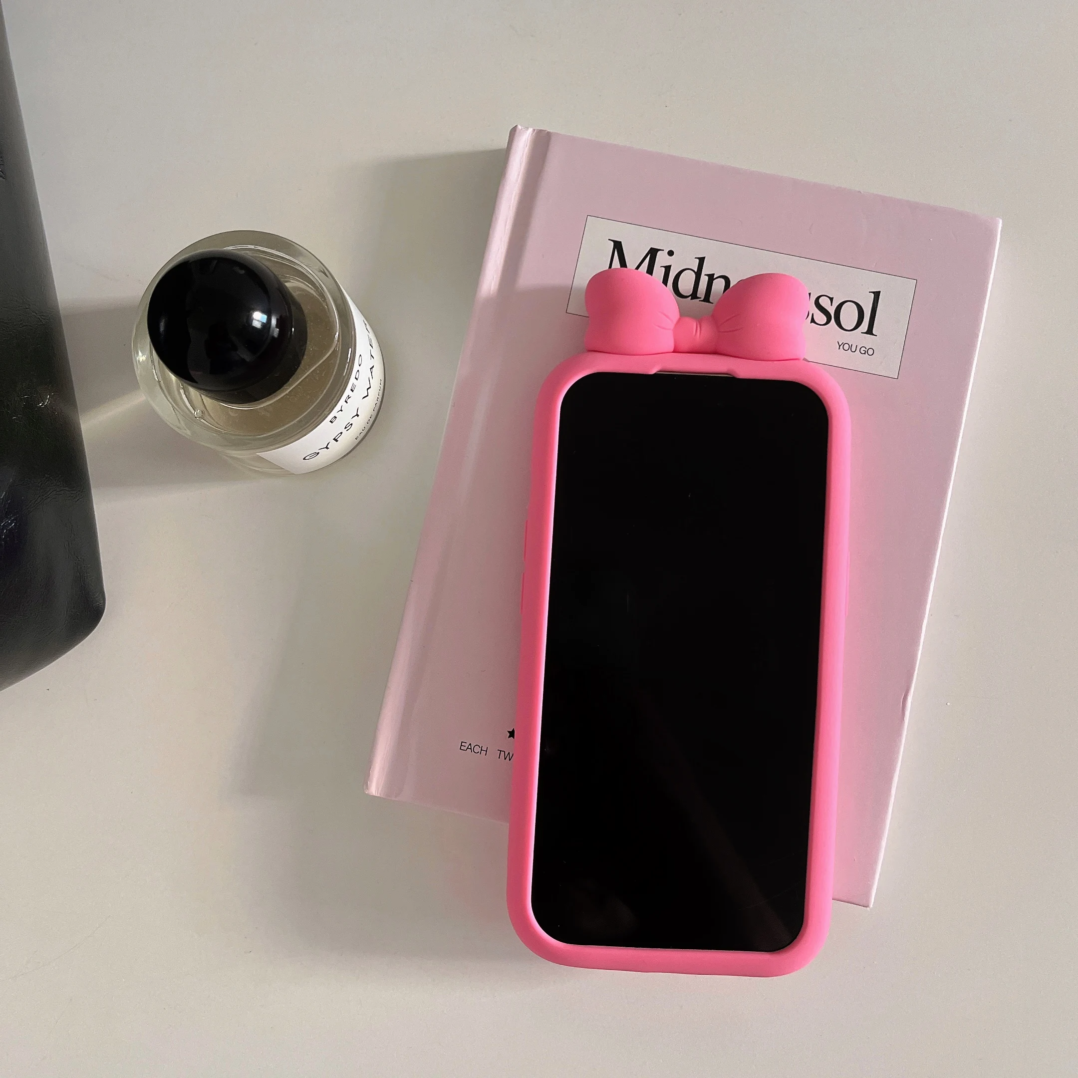 3D Niedliche Schleife Cartoon-Bindeband Silikon-Handyhülle für iPhone 18 Pro Max 13 14 15 16 Plus 17 Pro Stoßfeste Weiche Liebliche Hülle – Detail 5