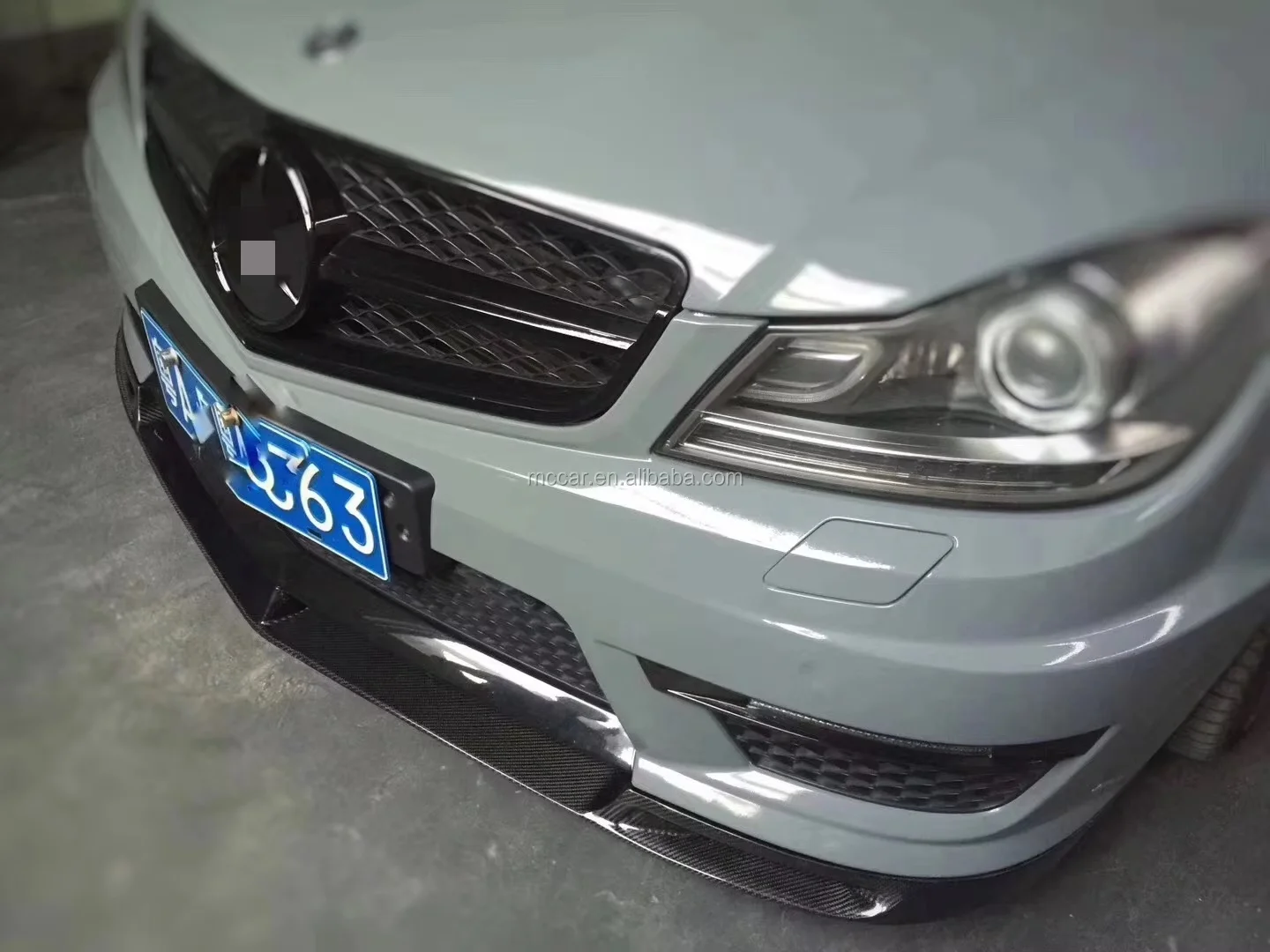 شفة أمامية من ألياف الكربون طراز V W204 C63 لفاصل المصد W204 C63 507 2012-2015