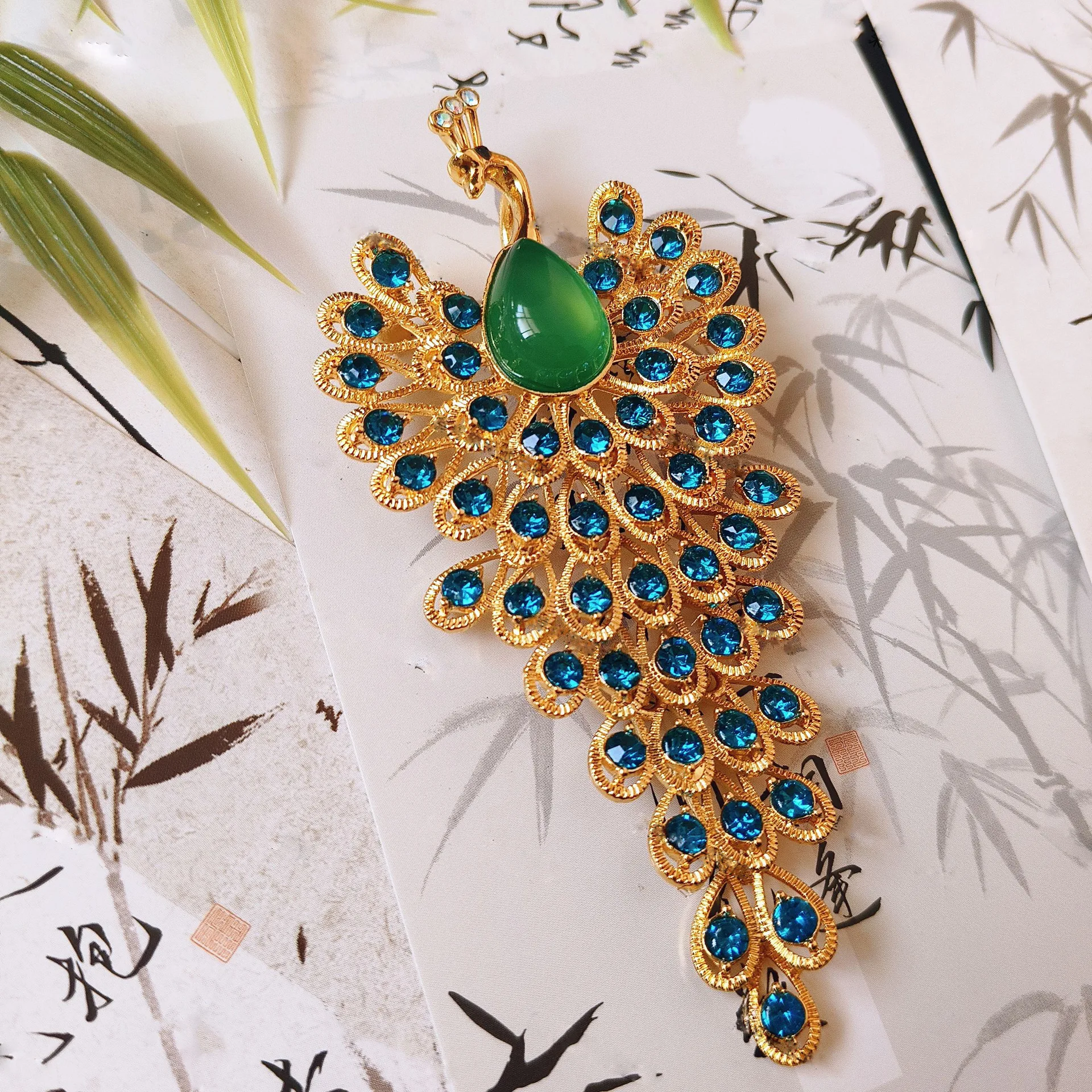 Broche de pavão calcedônia nat - Ethnic Fashion Model avaliação e preço