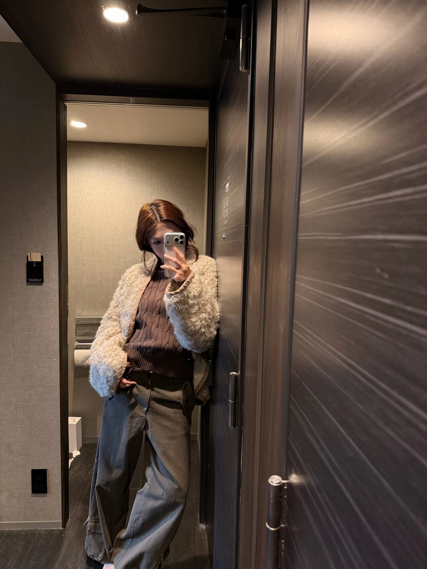 ato Hero l Lead Role Lazy Sle Milk Tea Color Fur Coat Women's Curly Hair Inteated Skin Outerwear ort Sve