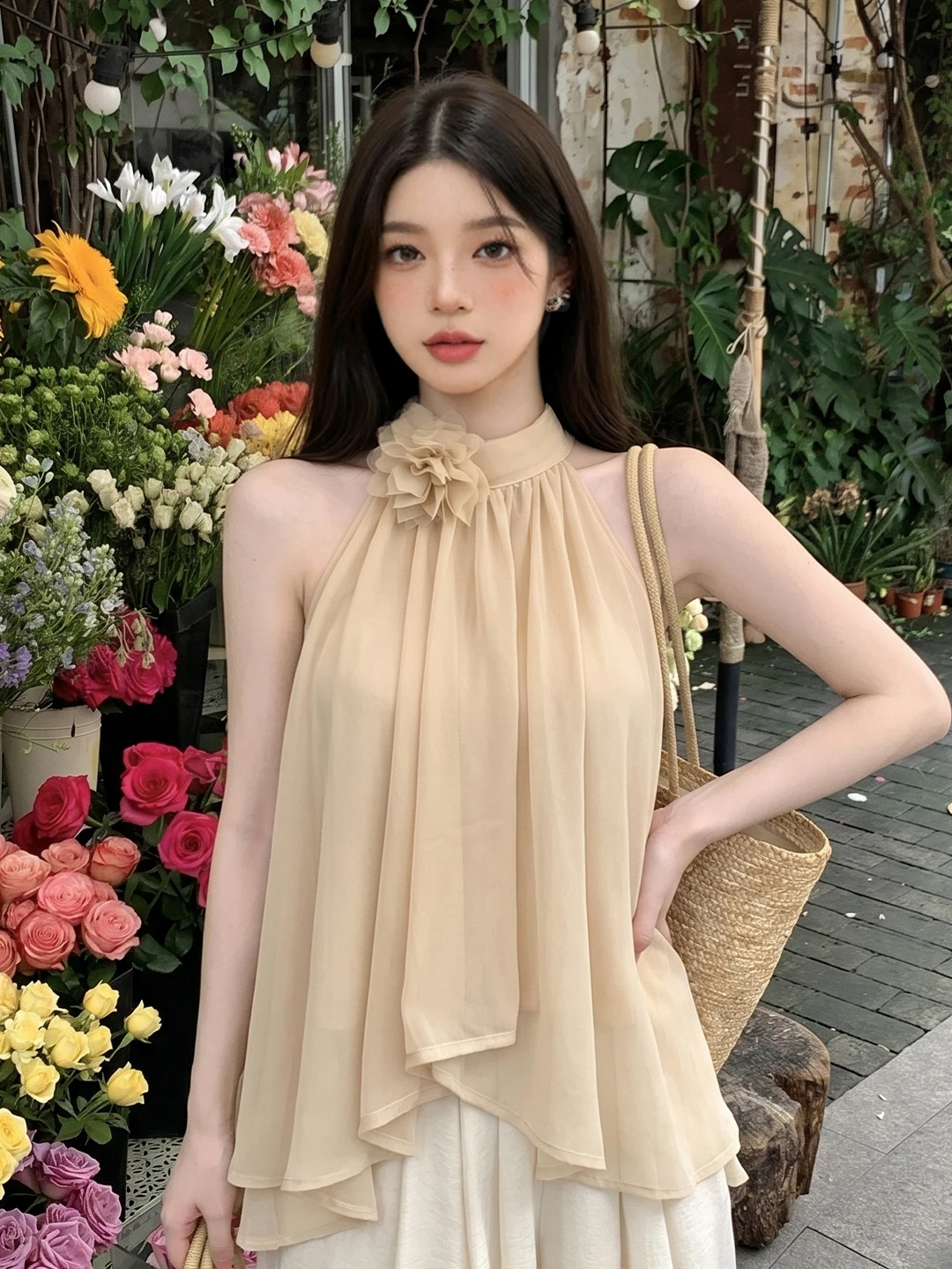 

Elegant Pure Desire Neck Hanging Sleeveless Top Women Summer 3D Flower Design Slimming Gentle Outerwear Vest Polyester Fiber