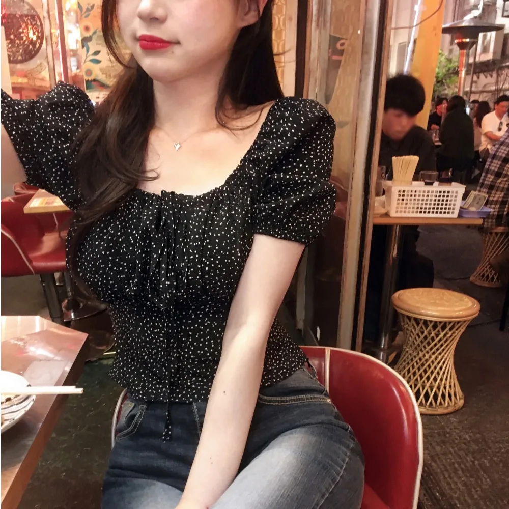 Chique casual doce jovem olhando bolinhas ort sve gola quadrada chiffon feminino topo primavera verão faion versátil