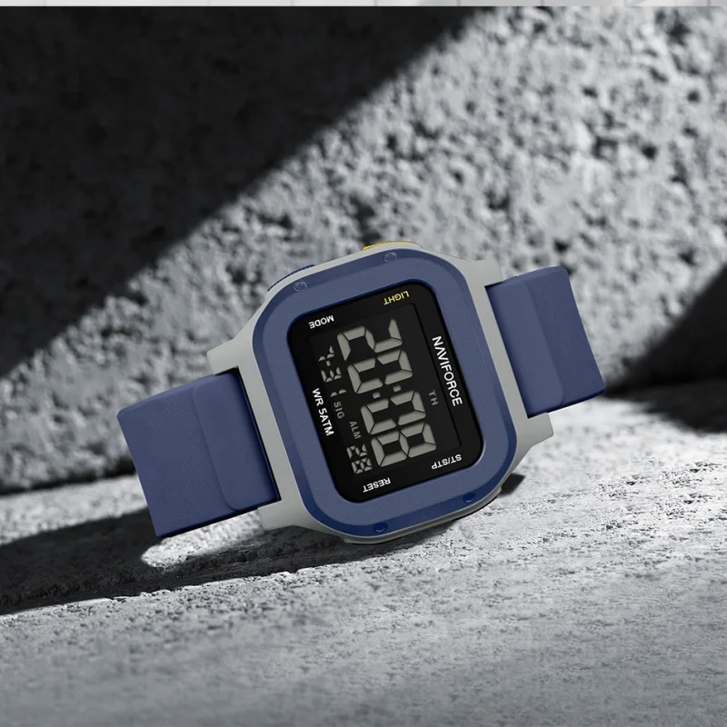 NAVIFORCE Sport Waterproof Shockproof Watch with Night Light Calendar Display Silicone Strap Men's Fashion Casual Wristwatch