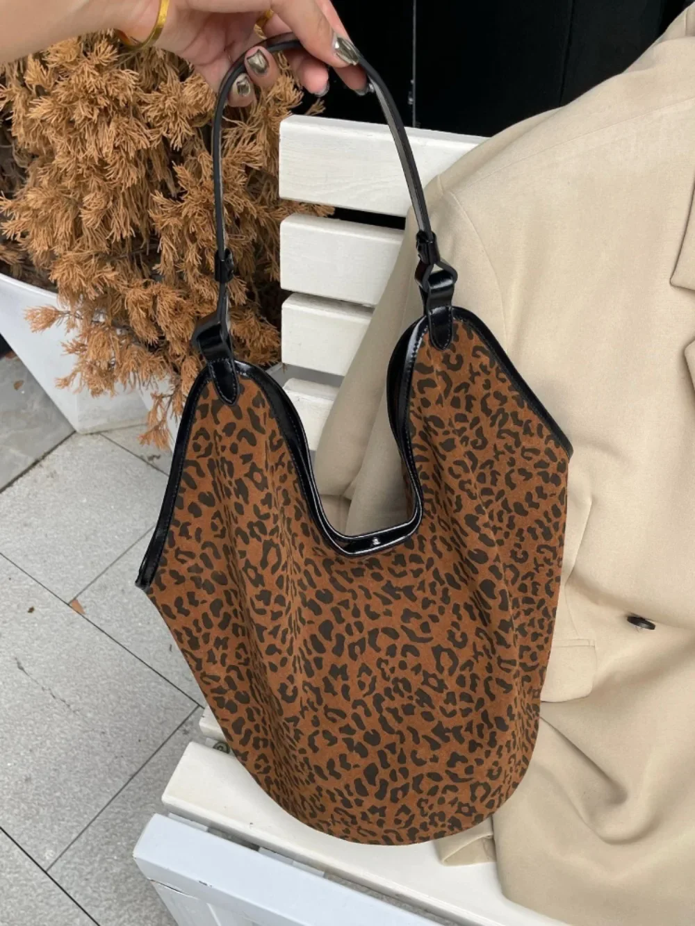 

Personalized Leopard Exposure Soft Leather Women Totes Large Capacity Casual Cowhide All-match Shoulder Bags Female Big Moda Bag