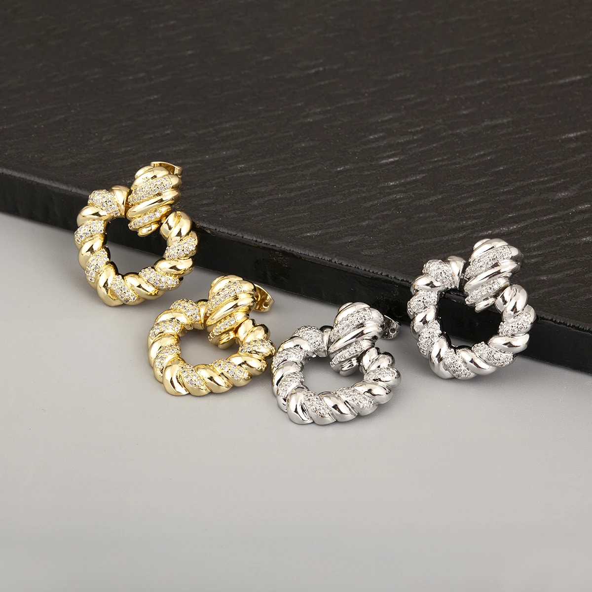 Nidin جودة عالية شكل قلب زركون النحاس وأقراط للنساء الإناث خمر بوهيميا نمط الأذن مجوهرات غرامة هدايا