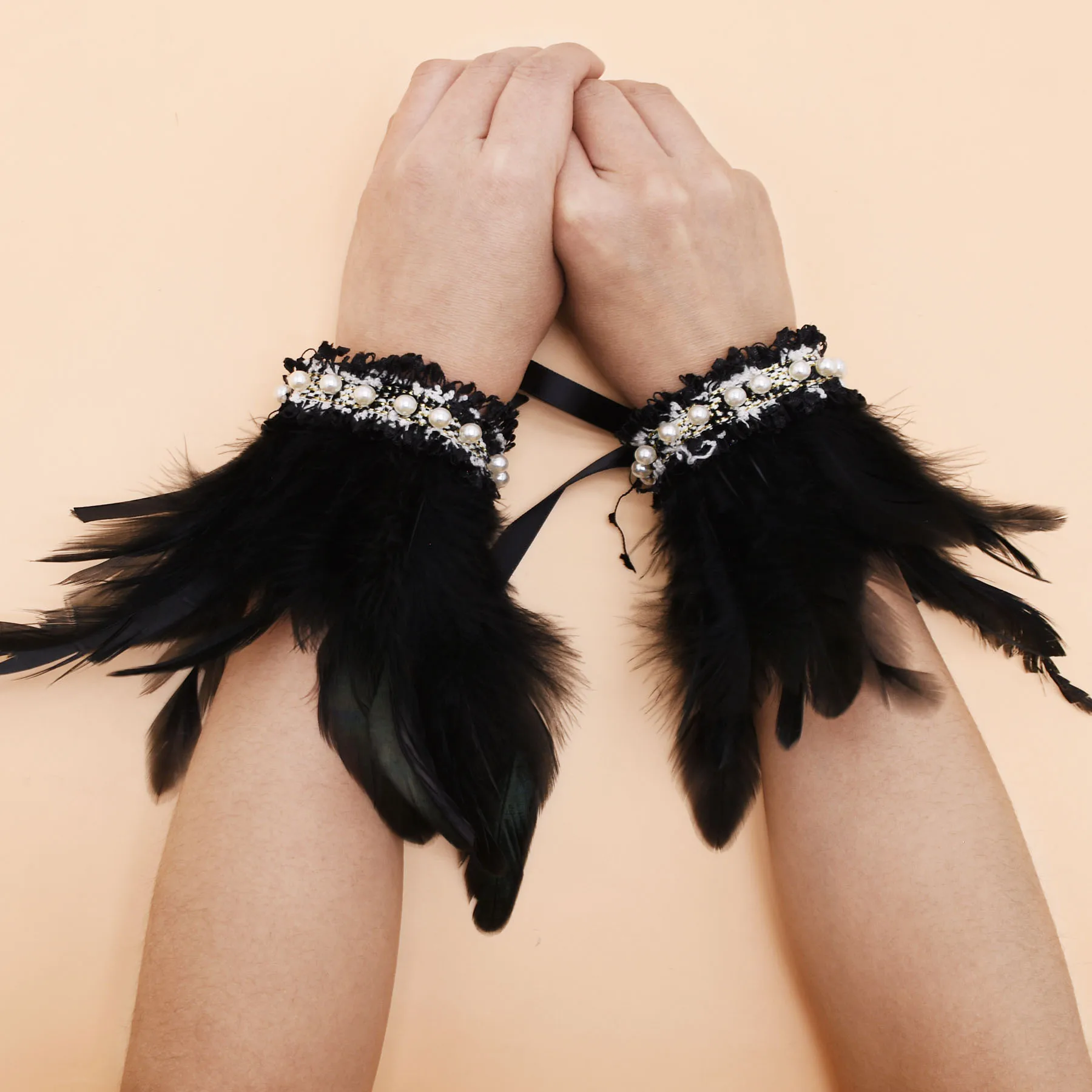 

Gothic Colorful Rooster Feather Wrist Cuffs Arm Warmers Halloween Cosplay Party Rave Stage Performance Jewelry Accessories Gift