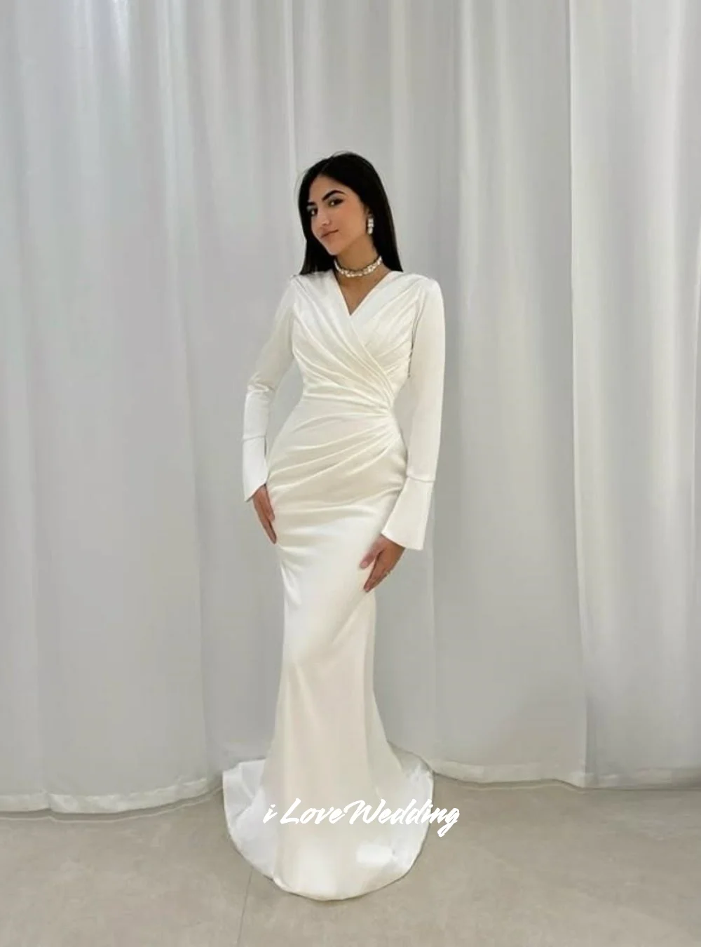 Simple V-Neck Wedding Dresses 2025 Long Sleeve A-Line Detachable Trailing Arabic Bridal Gowns Muslim Dubai Pleated Customized