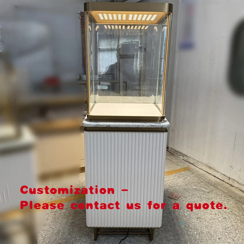 

Современный дизайн витрин для ювелирных изделий класса люкс: стеклянные и деревянные витрины, золотые демонстрационные шкафы для украшений.