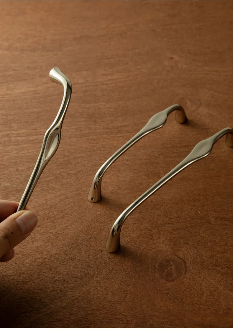 Titanium Silver Curved Cabinet Pulls Elegant Waist Shaped Solid Brass Drawer Handles and Knobs Gloss Silver Flowing Line Handles