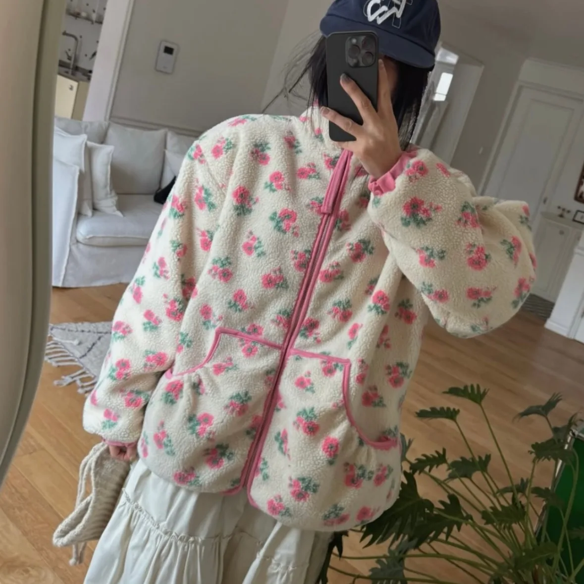 เสื้อแจ็คเก็ตขนแกะสำหรับผู้หญิง ดีไซน์ใหม่สไตล์วินเทจ หวานละมุน ทรงหลวม อุ่นสบาย ซิปยาว สวมใส่สบายๆ สำหรับฤดูหนาว