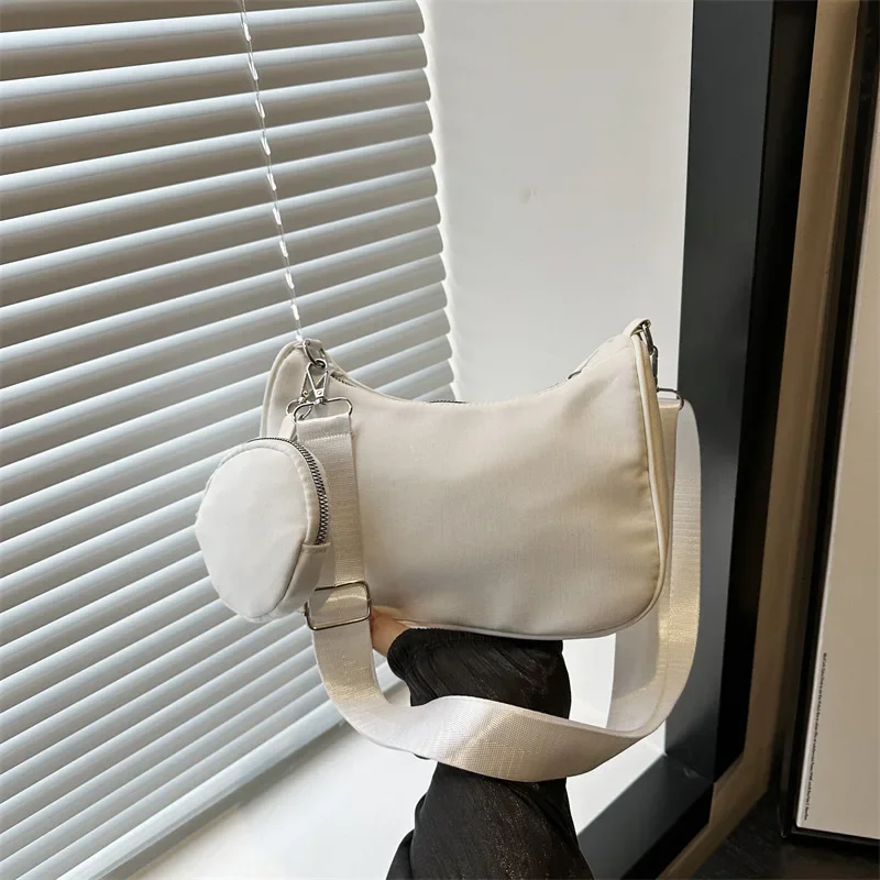 Stylish and versatile high-end shoulder underarm bag, simple casual commuter bag