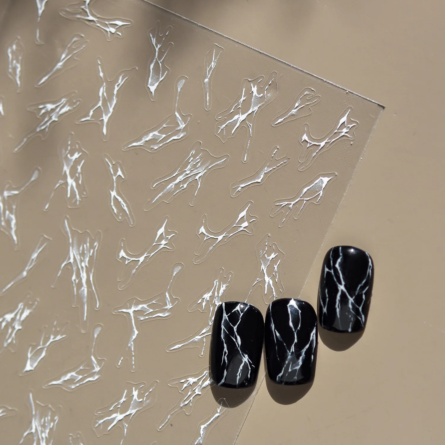 Schwarz-weiße Nagelaufkleber, hochwertiges Gold und Silber, unregelmäßige Marmorstruktur, Design-Aufkleber, Nagelkunst-Dekoration, T-5202