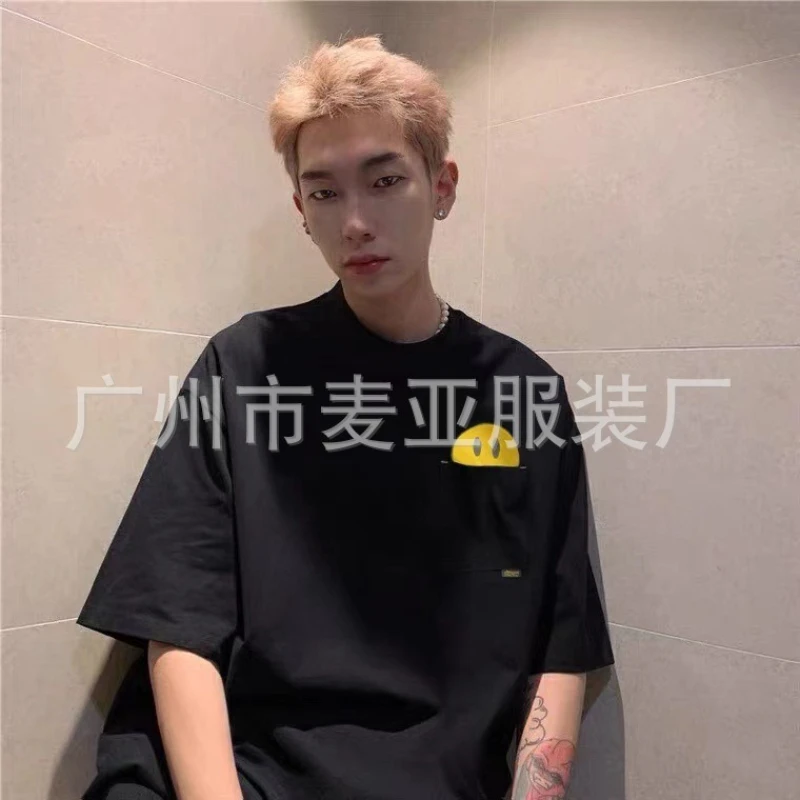 تي شيرت Drew House عالي الجودة مبتسم بأكمام قصيرة ملابس الشارع الأمريكية متعددة الاستخدامات وجيب كبير الحجم للجنسين 100% قطن