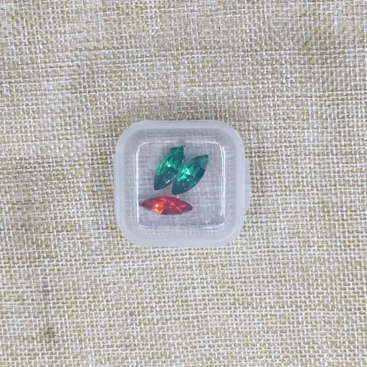 100PCS Empty Plastic Clear Mini Empty Square Small Box Jewelry Ear Plugs Container Nail Art Colorful Decor Diamond Storage Case
