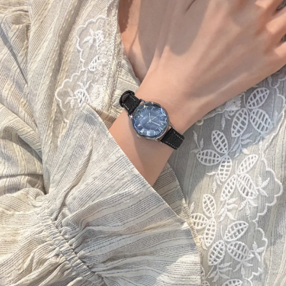 Fashion temperament minimalist luxury disc belt with quartz women's watch for women‘s girl party gift jewlry wholesale