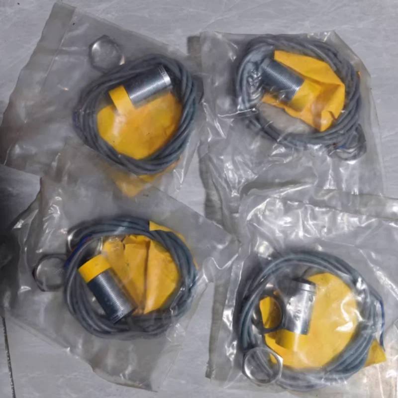 Brand new genuine proximity switch NI10U-MT12-AP6X-H1141  NI10-G18-Y1X  Ni10-G18-AZ3X  Ni10U-EM12WD-AP6X-H1141  Ni10U-M18M-AD4X