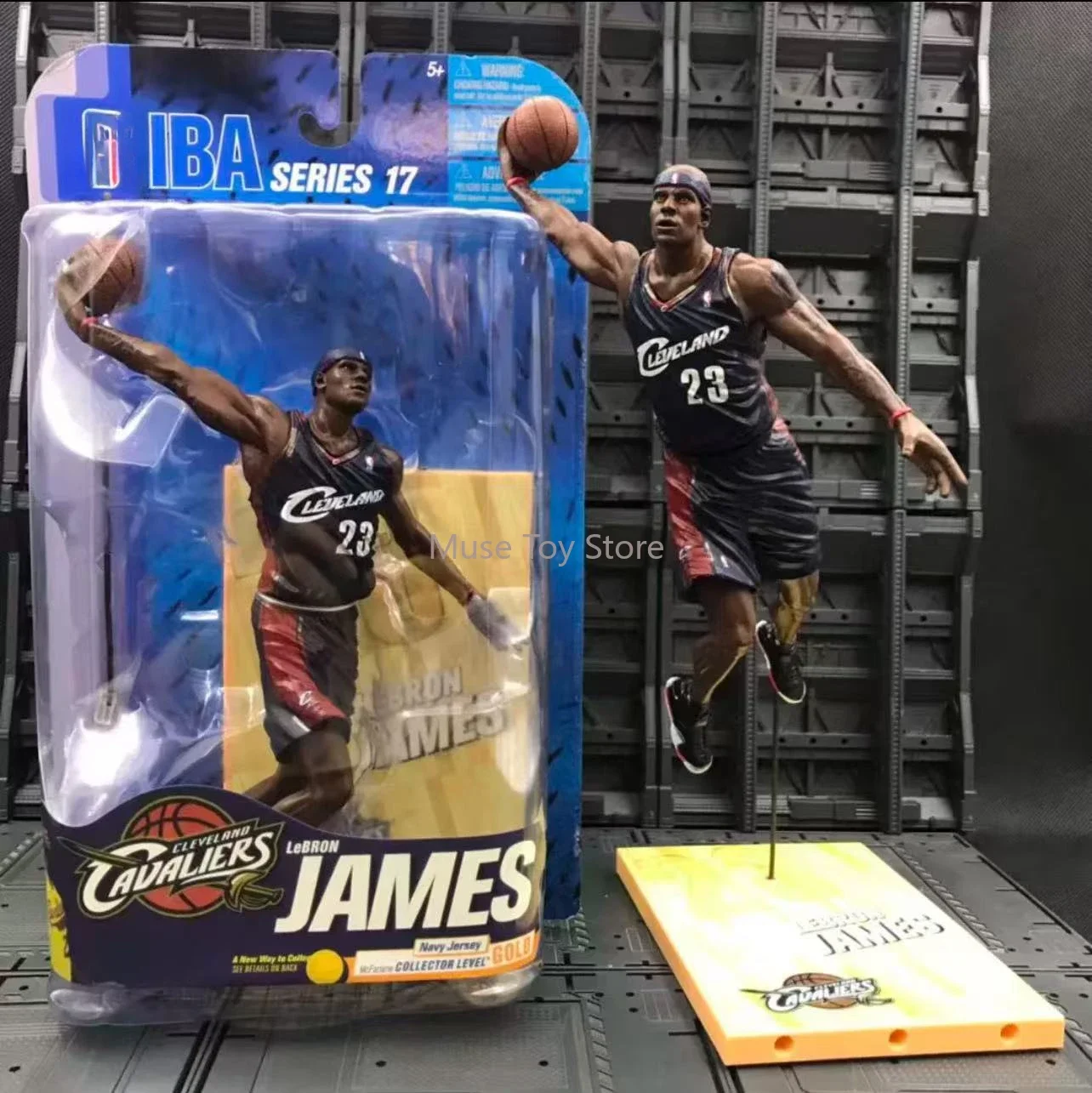 The 1/9 Basketball Player Basketball Star James King Slam Dunk Basketball Stand Model Doll Figurine Figurine Gift in Stock