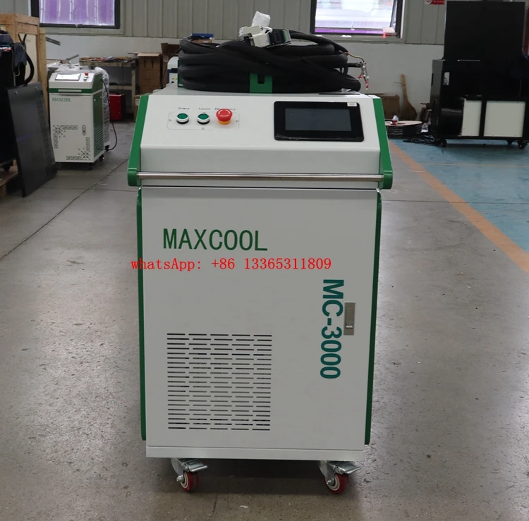 Hot Selling Fiber Laser Cleaning Machine Maxcool Smart And Safe 1500w for Rail Metal Cleaning for Oily Stains Rust Removing