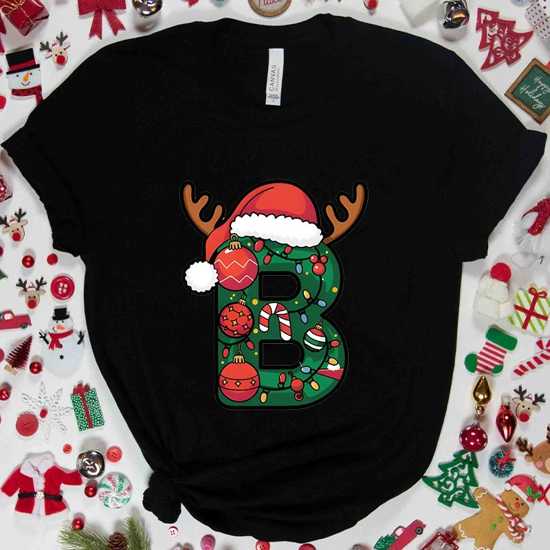 تي شيرت نسائي برسومات حروف أبجدية لعيد الميلاد A-Z مطبوع عليه حروف سانتا كاجوال للعطلات وحفلات الكريسماس تي شيرت نسائي بأكمام قصيرة