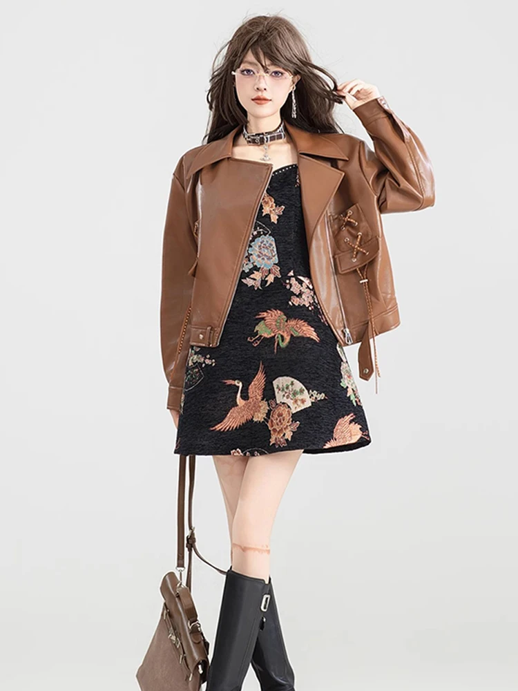 高級ブラウンショートレザージャケット2025春クール光沢バイクレザージャケットスタイリッシュストリートクールファッションジャケット