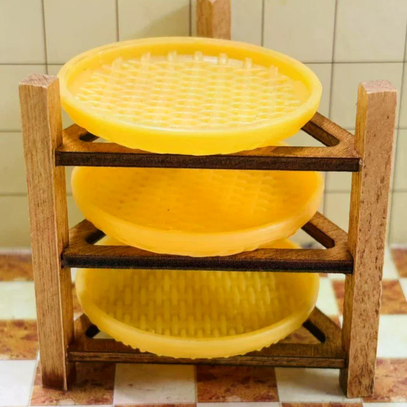 1 مجموعة دمية مصغرة متعددة الطبقات تجفيف مثلث تخزين الرف الغذاء تخزين الرف المشهد ديكور بيت الدمية الملحقات