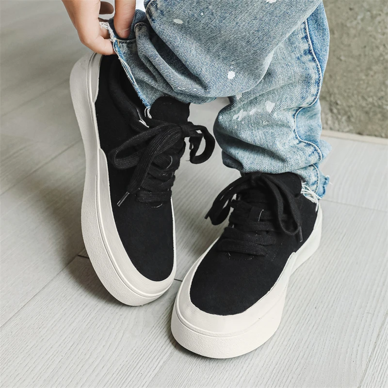 Skateboard Platform Sports Shoes Casual Sneaker Sports and Leisure Male Sneakers Loafers Ventilate Wear-resistant Canvas New