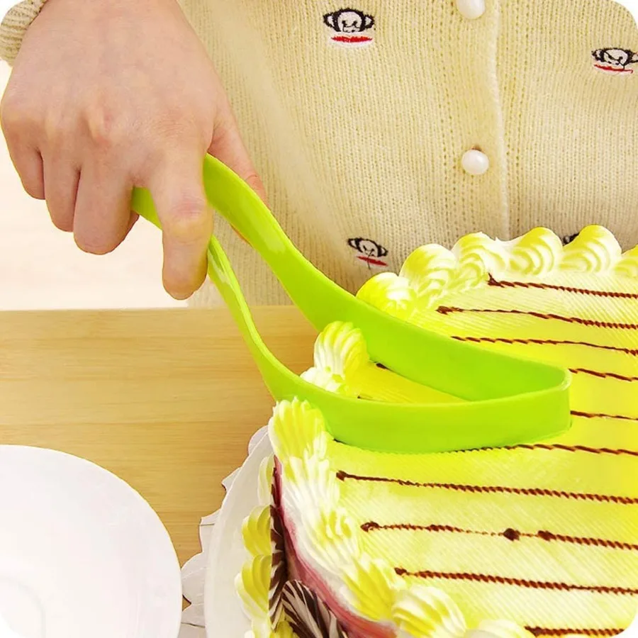 

Cake Slicer Plastic Slicer Pie Slicer Pastry Server Cutter Cookie Fondant Dessert Cutting Tool Kitchen Home Gadget Tool for Par