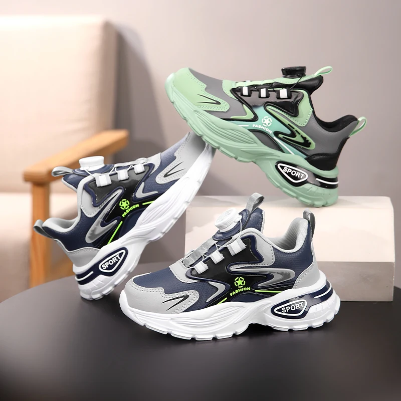 Scarpe da corsa per bambini Scarpe da ginnastica piatte da allenamento piatte da passeggio morbide e traspiranti in mesh estivo leggero Scarpe da tennis per bambini originali