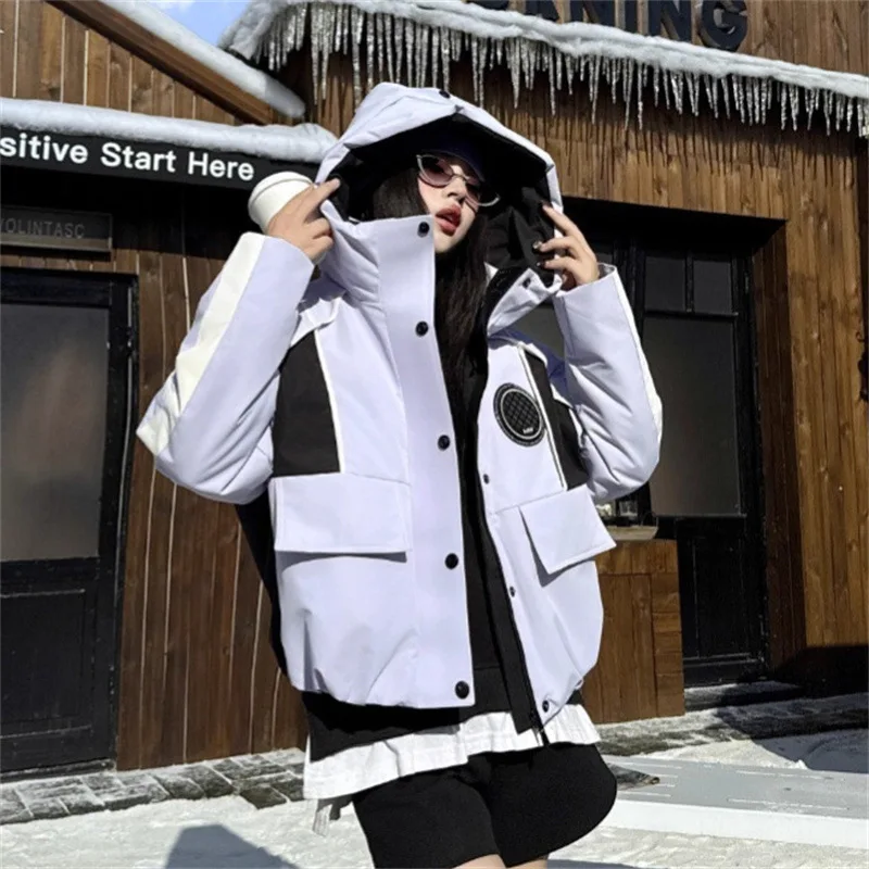 Nuovo Piumino Invernale di Tendenza con Colori Contrastanti, Giacca Corta da Donna con Cappuccio, Imbottita e Calda in Piuma d'Oca Bianca