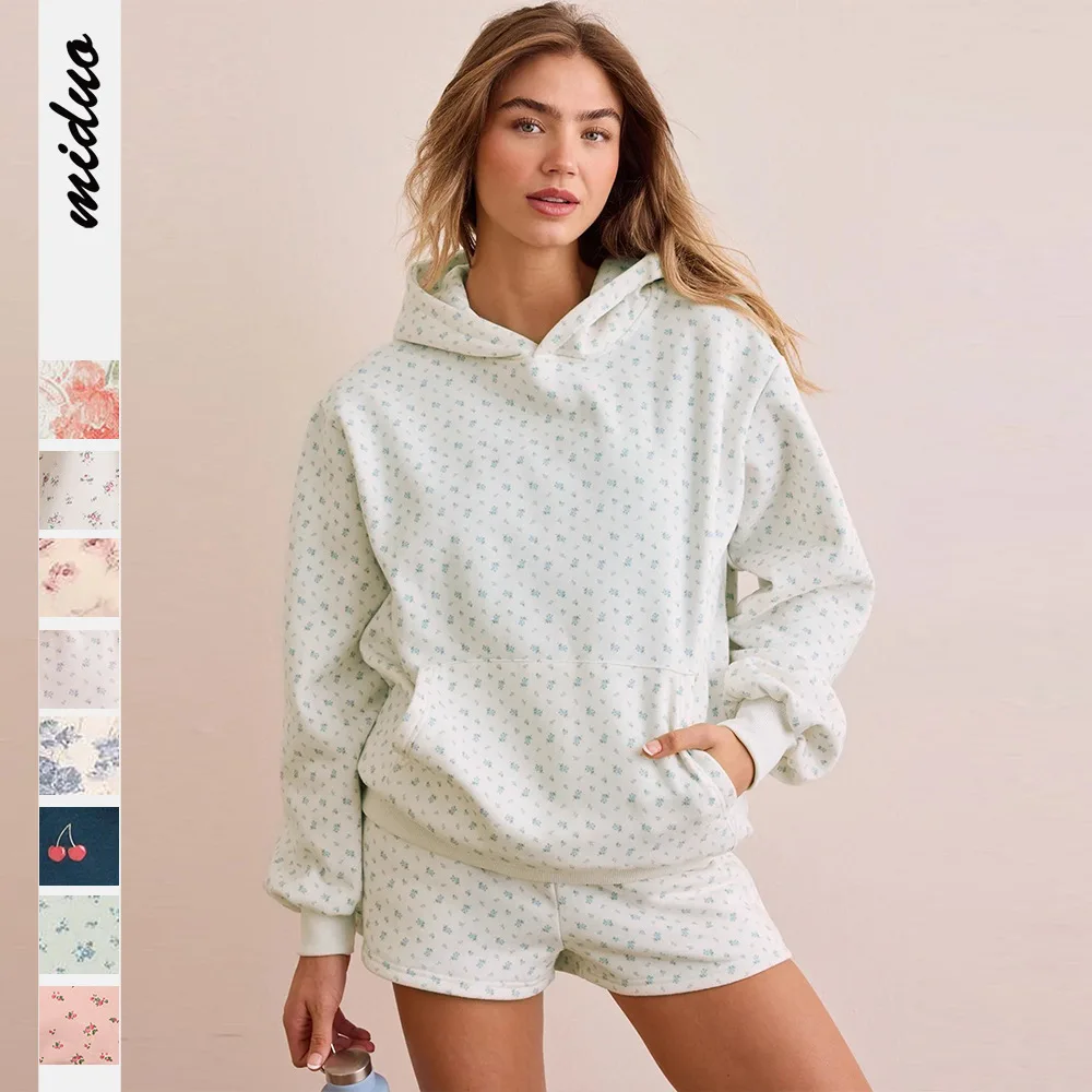 

Trendy Women's 2-piece Floral Hooded Sweatshirt Comfortable Loose Pocket Sports High Street Elastic Waist Shorts Set