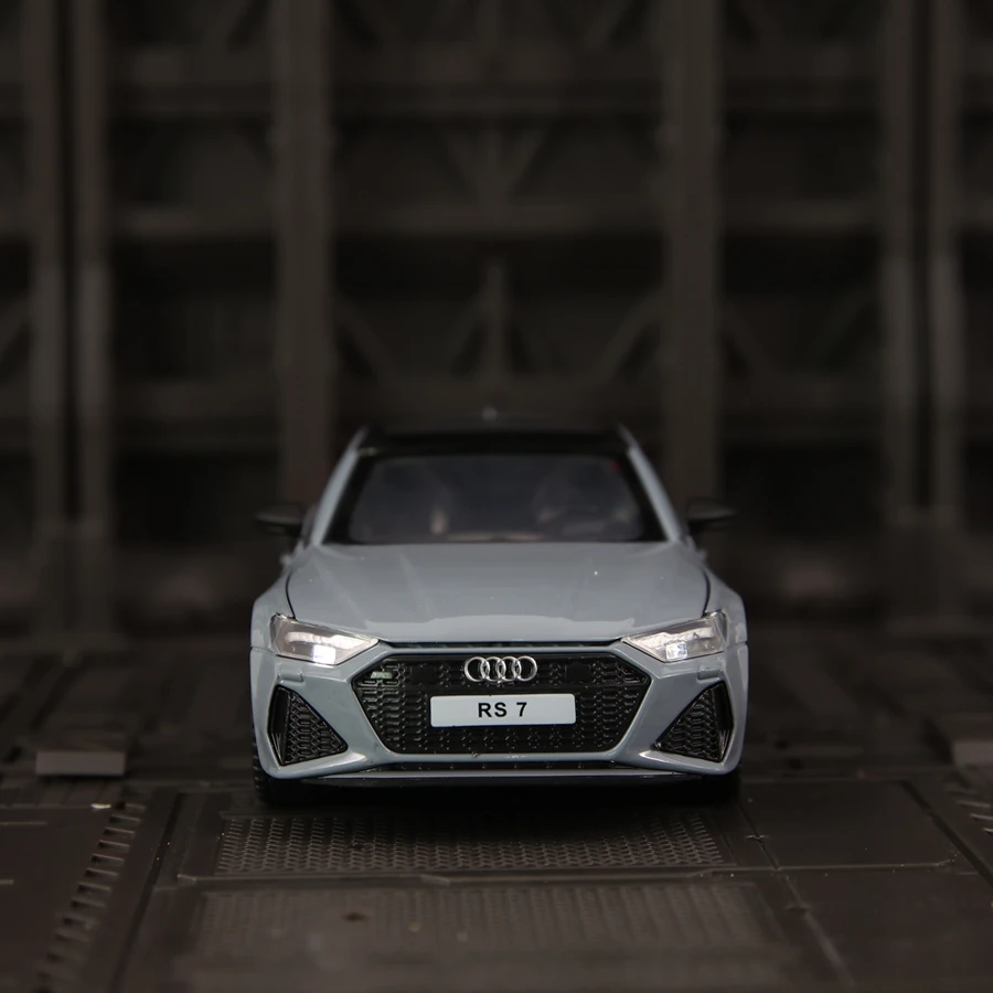 

1:32 AUDI RS7 coupe alloy car model doors and the front hood and trunk door can also be opened has simulated sound and lighting