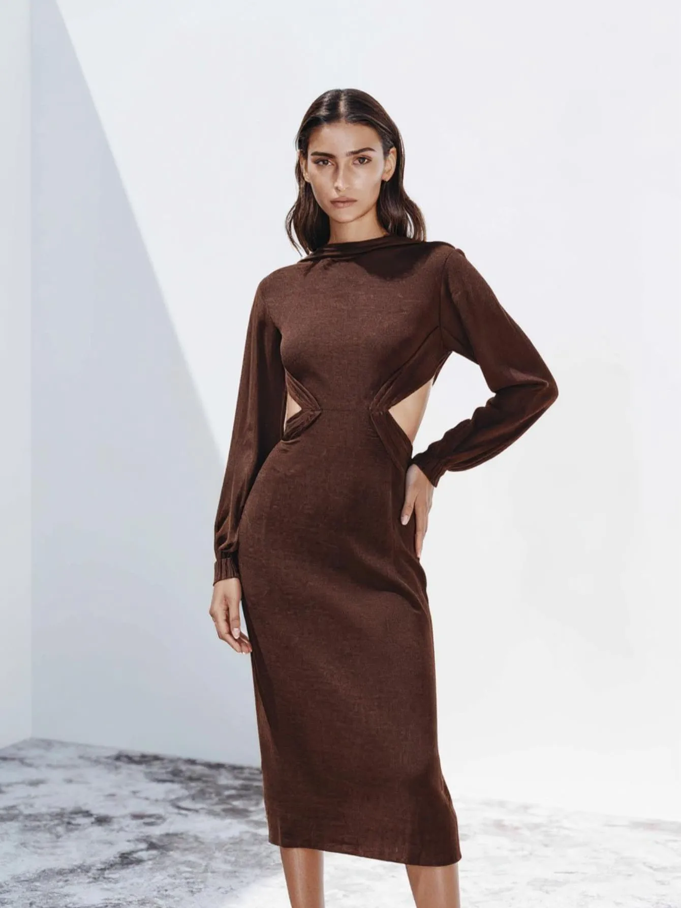 فستان ميدي برقبة على شكل حرف V وأكمام طويلة أنيق للخريف والصيف للنساء فستان بوتيك أنيق بنمط ناضج