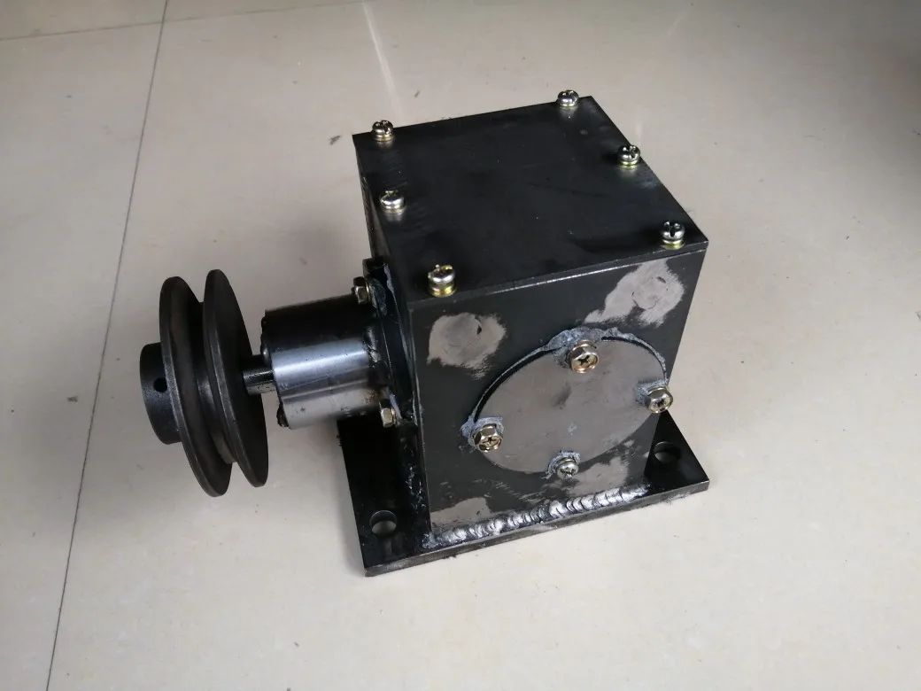 Bevel gear reduction gear box its growth 90 degree Angle to the vertical output 1:2 1:3 1:1