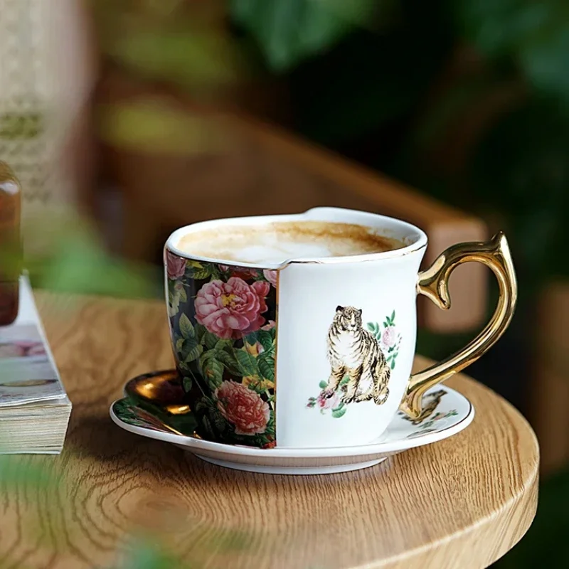 Conjunto de xícara de café e pires de cerâmica de luxo europeu retro caneca de chá da tarde criativo drinkware para casais elegante porcelana