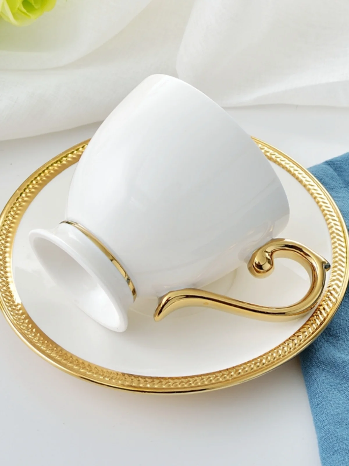 100/200ml Ceramic Gold Painting Craft Coffee Cup And Dish Set European Coffee Cup Plate Comes With One Ceramic Spoon Tea Cup