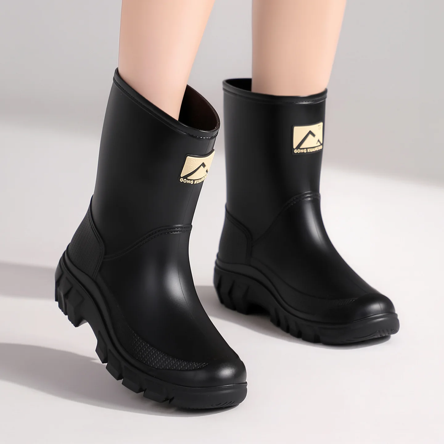 

Medium Tube Women's Waterproof Shoes Anti Slip and Fashionable Rain Shoes Comfortable and Wear-resistant Thick and Warm Boots