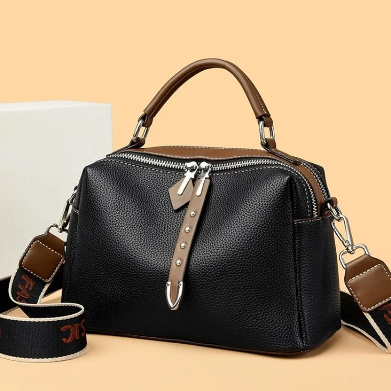 

High-End Women Shoulder Bag With Paris Classic Details And Timeless Color Palette Suitable For Daily Office Commute​
