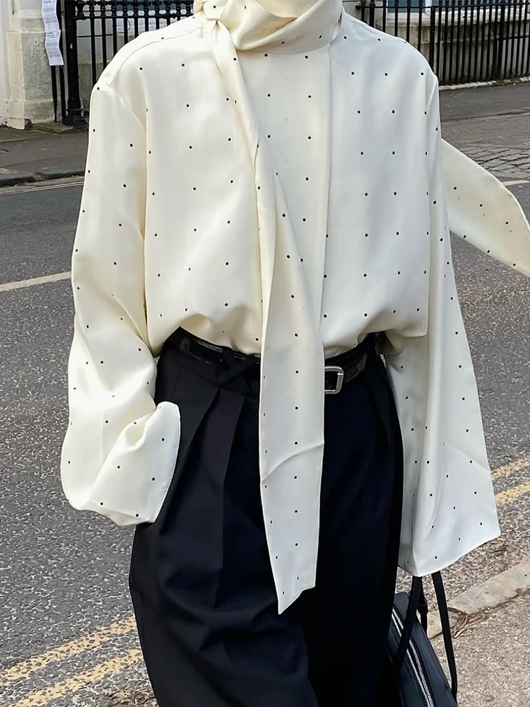 white wave dot 03