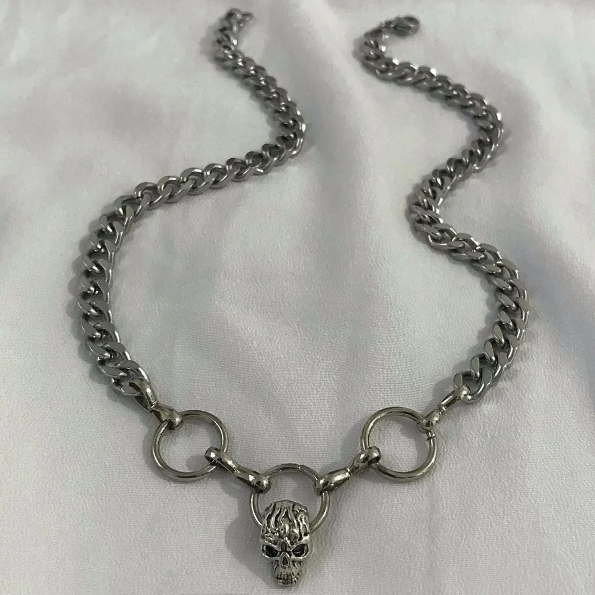 Goth Charms Round Pierced Skull Necklaces Punk Korean Fashion Chains Skull Pendant Necklace Men Women Grunge Accessories Jewelry