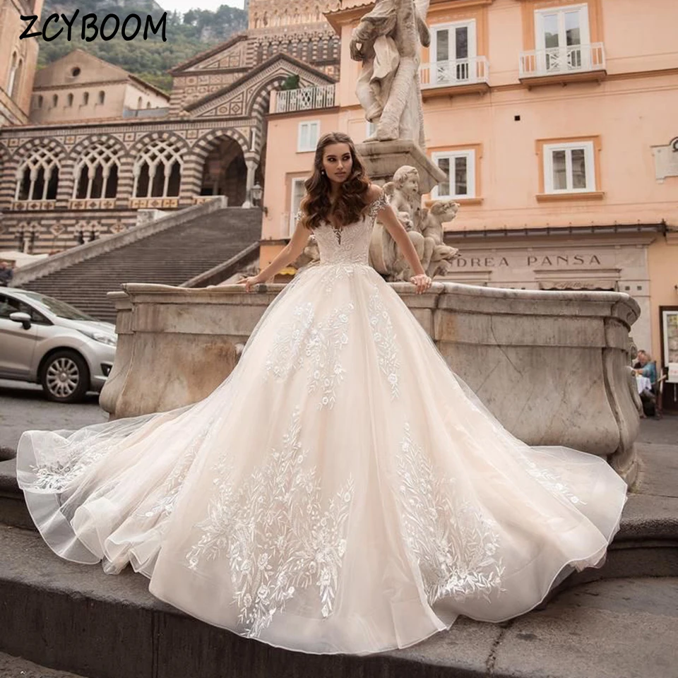 Elegant V-Neck Sleeveless Off The Shoulder Appliques Wedding Dress 2025 Ball Gown Floor Length Sweep Train Lace Up Bridal Gown