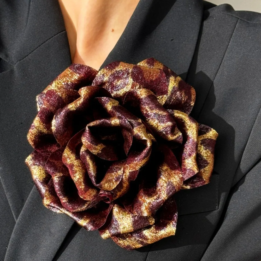 Spilla con fiori con stampa leopardata INS Spilla in metallo Spille da bavero grandi Corpetto per feste fatto a mano in tessuto zircone