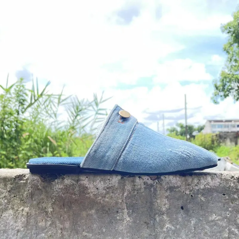 Kobiety kapcie Denim klapki z materiału szpiczasty nosek slajdy na zewnątrz Slingback muły płaskie buty wsuwane proste kobiety buty Zapatillas Mujer