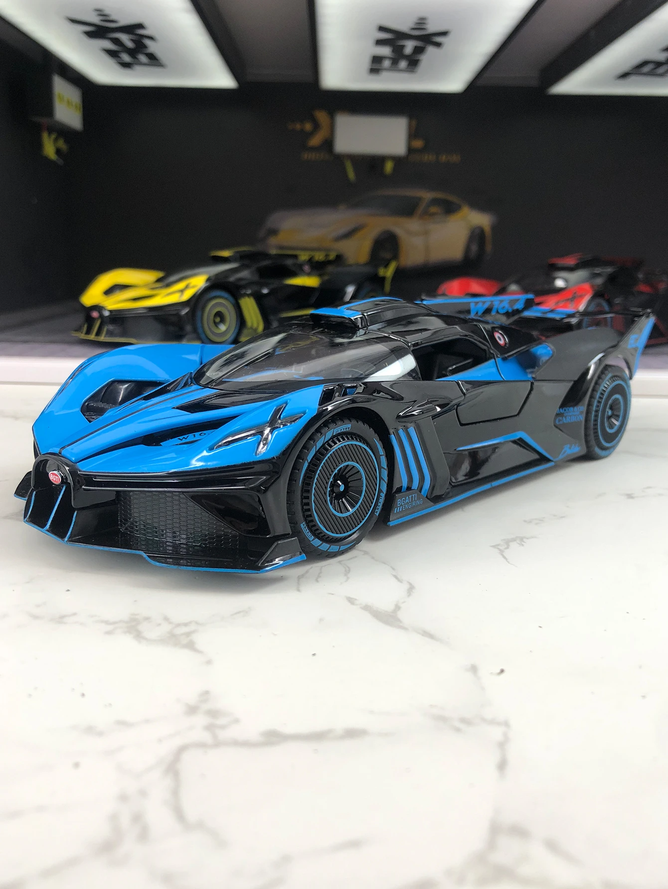 

1:24 имитационная модель болида из цинкового сплава, статическое украшение, металлический коллекционный подарочный автомобиль