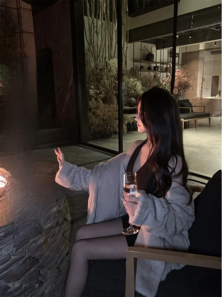 

Korean Rain ey Eco-Friendly Mink Fur Coat Women Winter Large Collar Vintage Loose Fur Upper Apparel V-Ne Long Sve