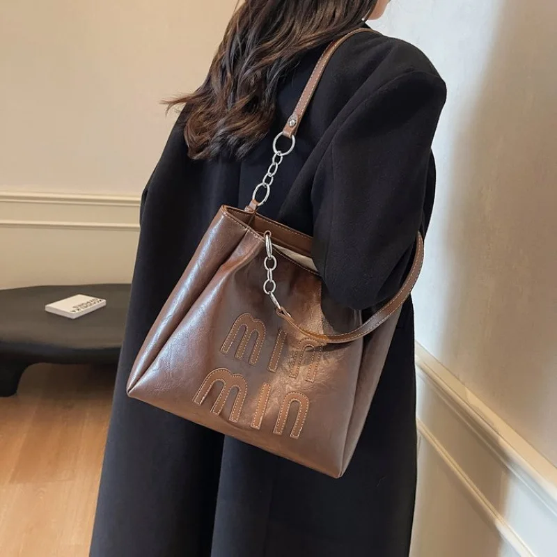 

2025 Niche Underarm Tote Bag, Spacious Shoulder Purse for Women, Luxe Commuter Crossbody, Minimalist Day-to-Night Bag