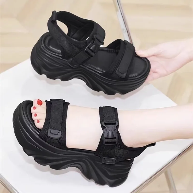 Neue Strand-Plateau-Sandalen für Damen, Designer-Sneaker mit Erhöhung, Atmungsaktive Mode-Schnallenschuhe mit Keilabsatz, Damen-High-Heels, Zapatos Mujer