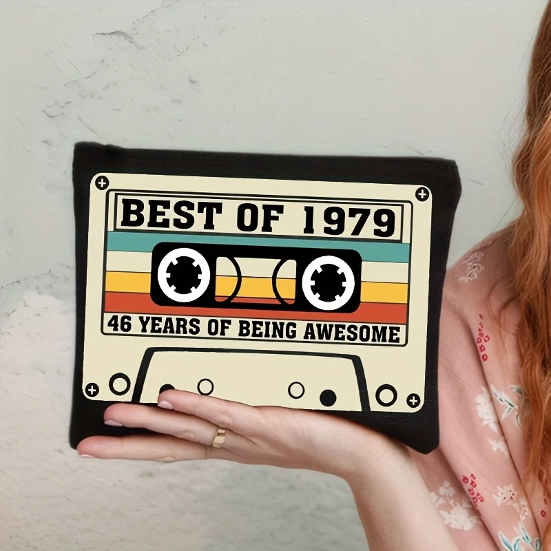 حقيبة مكياج بتصميم شريط كاسيت ريترو 1979 قطعة واحدة - بوليستر متين، حقيبة مستحضرات تجميل للسفر للنساء، منظم أدوات الزينة بسحاب