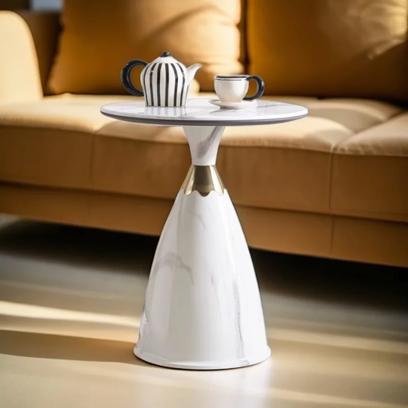 

Modern steel coffee table, versatile design, suitable for living and family dining areas