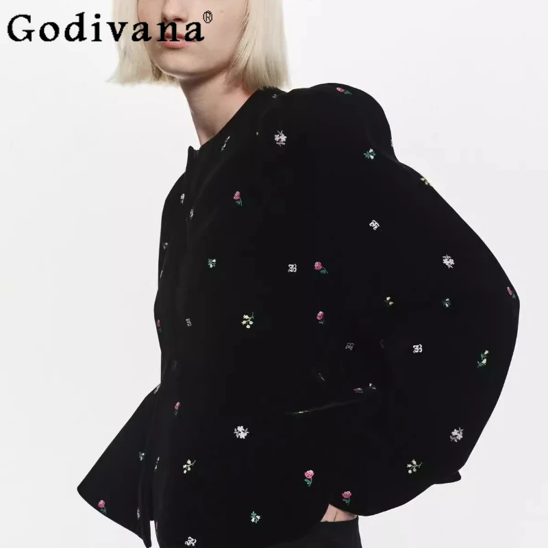 

Японская мода, милая короткая куртка, осенне-зимний новый женский облегающий милый пальто с вышивкой, жилет с цветочным бутоном для девочек, комплект брюк